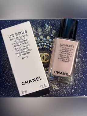 CHANEL Les Beiges Healthy Glow Foundation BR12